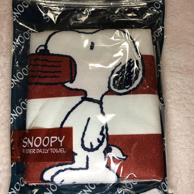 SNOOPY(スヌーピー)のスヌーピー　タオル エンタメ/ホビーのアニメグッズ(タオル)の商品写真