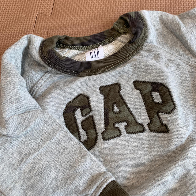 babyGAP(ベビーギャップ)の迷彩柄トレーナー&ズボンセット キッズ/ベビー/マタニティのベビー服(~85cm)(パンツ)の商品写真