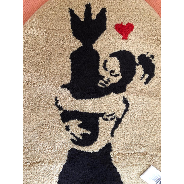 送料無料 非冷凍品同梱不可 バンクシー ラグ bomb hugger BANKSY