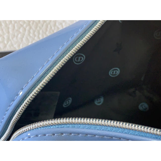 Dior(ディオール)の新品未使用✨ディオール　ポーチ　グラデーションブルー　シルバー　スター★ レディースのファッション小物(ポーチ)の商品写真