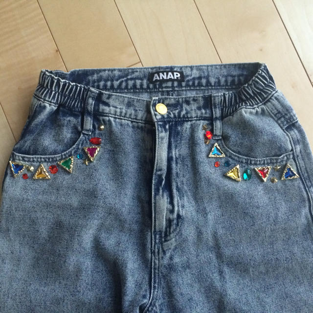 ANAP(アナップ)のANAP ビジュー付きデニム レディースのパンツ(デニム/ジーンズ)の商品写真