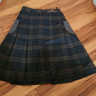 ハリスツイード(Harris Tweed)のポケットが可愛いスカート。(ひざ丈スカート)