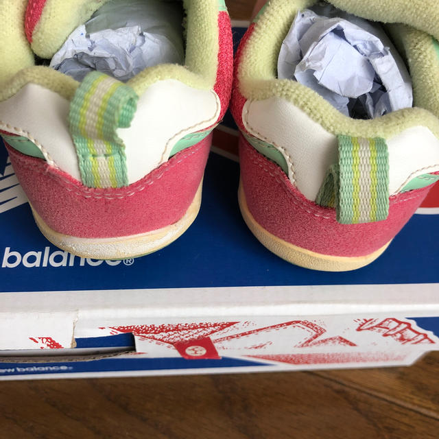 New Balance(ニューバランス)のKana様専用☆ニューバランスのスニーカー キッズ/ベビー/マタニティのベビー靴/シューズ(~14cm)(スニーカー)の商品写真