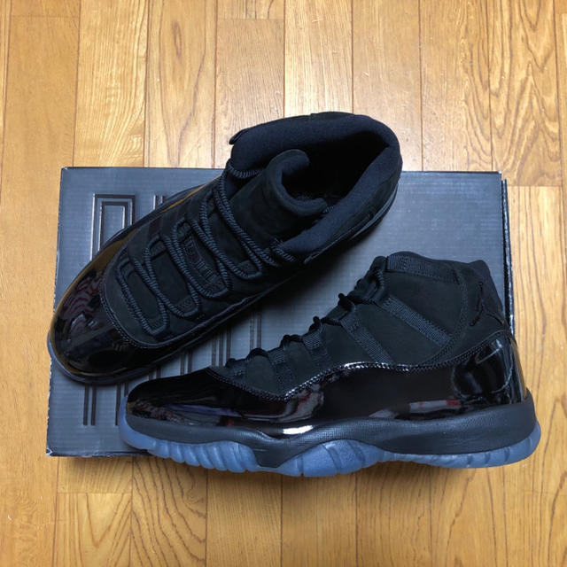 29 NIKE AIR JORDAN 11 RETRO BLACKOUT