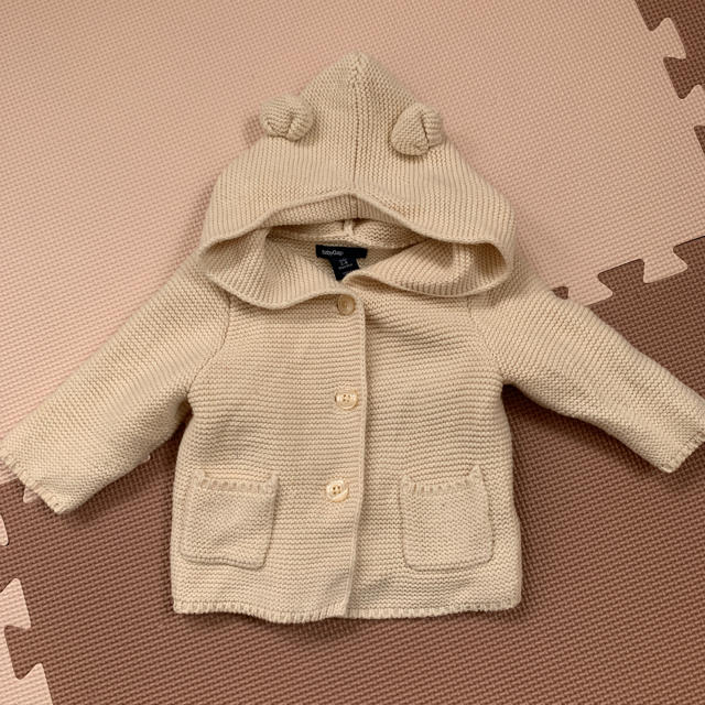 babyGAP(ベビーギャップ)のGAPくま耳カーディガン キッズ/ベビー/マタニティのベビー服(~85cm)(カーディガン/ボレロ)の商品写真