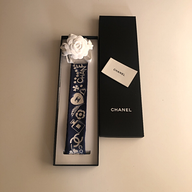 CHANEL ヘアバンド　ツイリー　新品未使用　お箱、ショッパー付き3/1まで