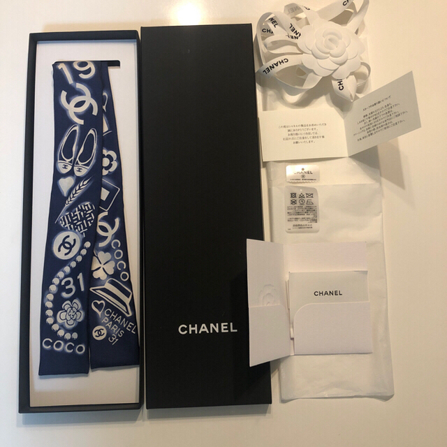 CHANEL ヘアバンド　ツイリー　新品未使用　お箱、ショッパー付き3/1まで