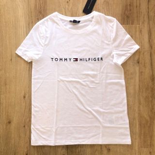 トミーヒルフィガー(TOMMY HILFIGER)のトミーヒルフィガー　白　Tシャツ(Tシャツ(半袖/袖なし))