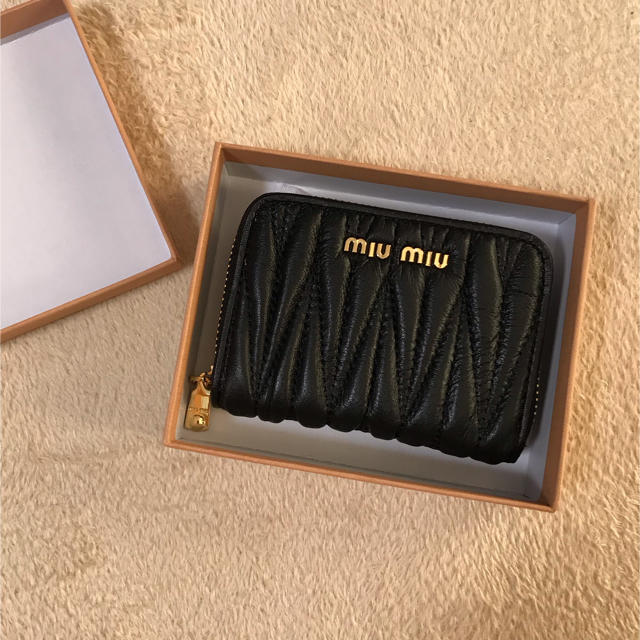 miumiu 定期入れ　ブラック