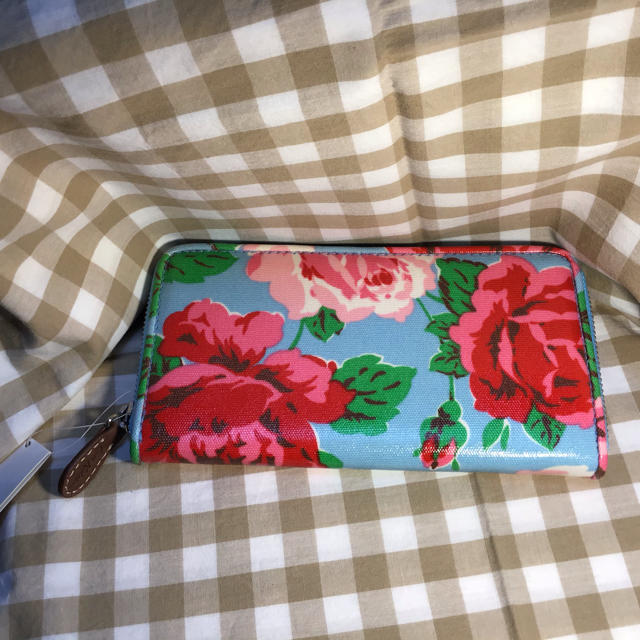 Cath Kidston(キャスキッドソン)のキャスキッドソン 長財布　ローズマロックブルー　青　レア　新品 レディースのファッション小物(財布)の商品写真