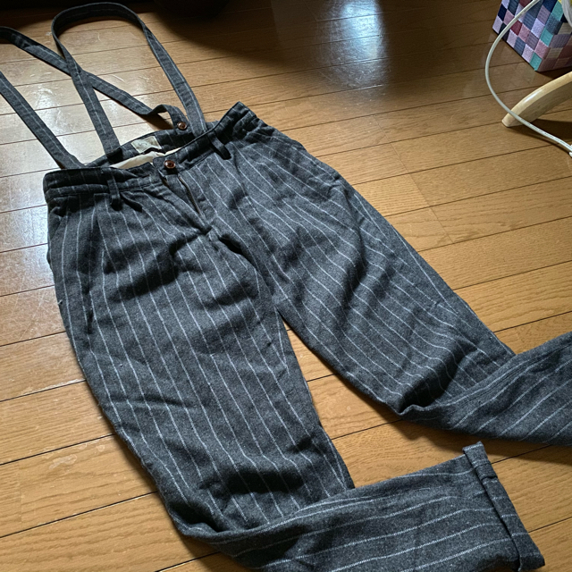 Ungrid(アングリッド)の6/6まで値下げ！ Ungrid サスペンダー テーパード パンツ レディースのパンツ(カジュアルパンツ)の商品写真