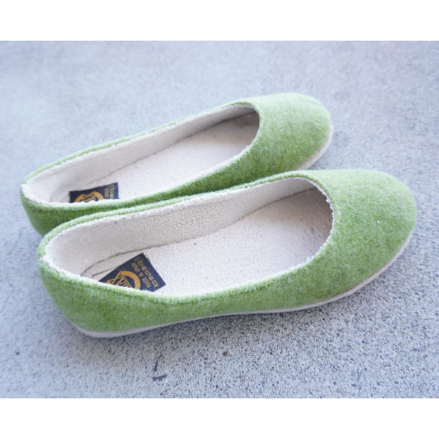 あったかフラットシューズ　黄緑 relax レディースの靴/シューズ(バレエシューズ)の商品写真