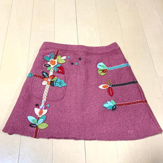 オイリリー(OILILY)のdpam  圧縮ツール　スカート　くすんだピンク　アップリケ　刺繍(スカート)
