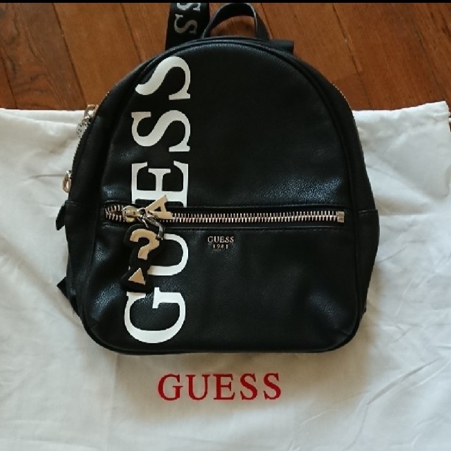 即決大歓迎！GUESS  ビックロゴ リュック