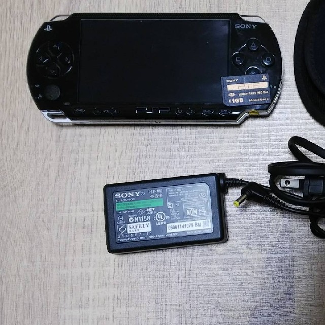 PSP1000本体とその他 エンタメ/ホビーのゲームソフト/ゲーム機本体(携帯用ゲーム機本体)の商品写真