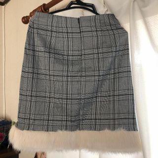 トッコ(tocco)のtocco closet ファー付きチェックスカート(ひざ丈スカート)