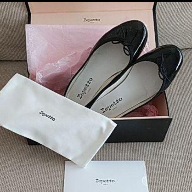 repetto(レペット)の数回使用 レペット カミーユ ブラック エナメル レディースの靴/シューズ(ハイヒール/パンプス)の商品写真