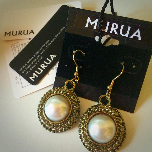 MURUA(ムルーア)の352.クラシックパールピアス レディースのアクセサリー(ピアス)の商品写真