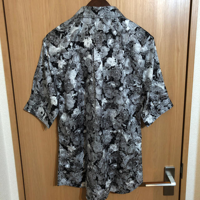 Karl Kani(カールカナイ)のKarl Kani  五分袖シャツ　XL（新品未使用　タグなし） メンズのトップス(Tシャツ/カットソー(半袖/袖なし))の商品写真