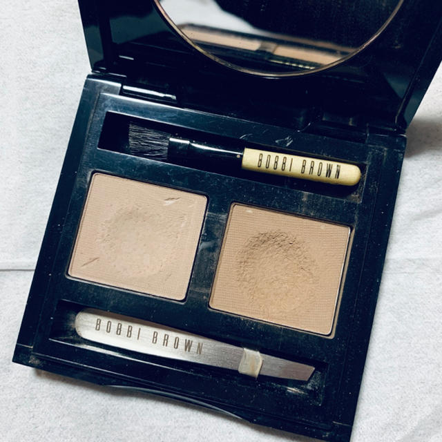 BOBBI BROWN(ボビイブラウン)のボビイブラウンアイブローキット コスメ/美容のベースメイク/化粧品(パウダーアイブロウ)の商品写真