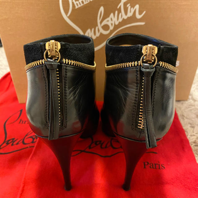 Christian Louboutin(クリスチャンルブタン)のクリスチャンルブタン　ショートブーツ　38 ブラック レディースの靴/シューズ(ブーティ)の商品写真