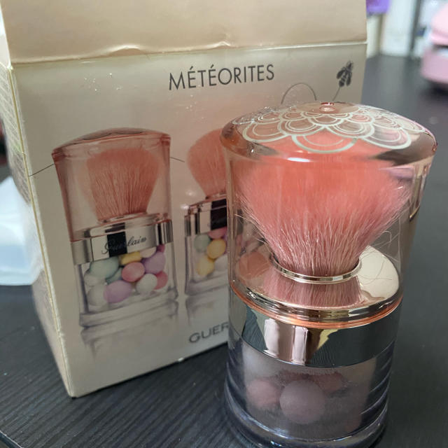 GUERLAIN(ゲラン)のゲランのmeteoritesパウダー、2 CLAIR コスメ/美容のベースメイク/化粧品(フェイスパウダー)の商品写真