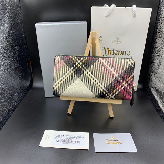 Vivienne Westwood(ヴィヴィアンウエストウッド)の即購入OKヴィヴィアン ウエストウッド　　チェック柄　長財布 レディースのファッション小物(財布)の商品写真