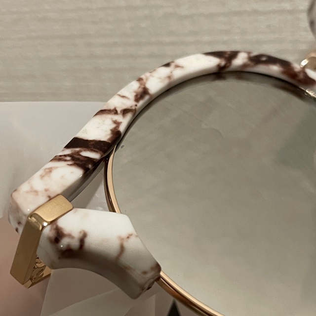大理石ミラーサングラス✨キャットアイ rayban asos zara 系 レディースのファッション小物(サングラス/メガネ)の商品写真