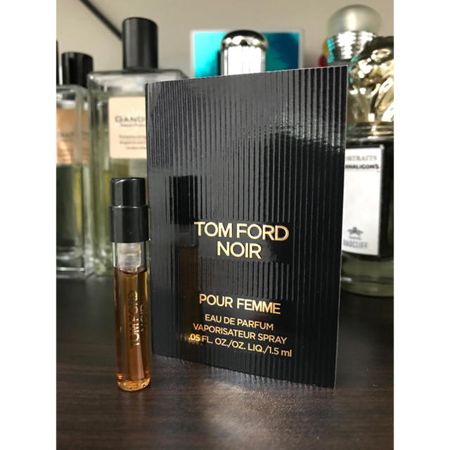 TOM FORD - トムフォード ノワール プールファム EDP 1.5ml ※新品・未使用※の通販 by 4月10日迄お休みします。TJ