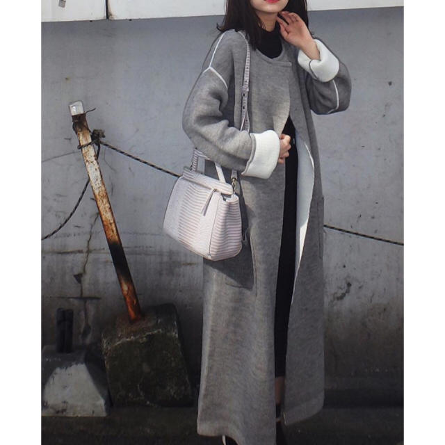 EMODA(エモダ)のBOLUME KNIT コート レディースのジャケット/アウター(ロングコート)の商品写真