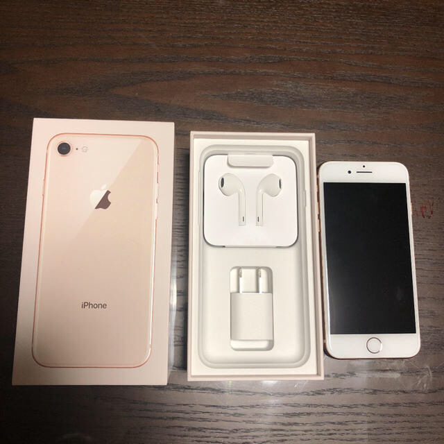 新品未使用付属品【バッテリー100％】iPhone8 64GB SIMフリー ゴールド