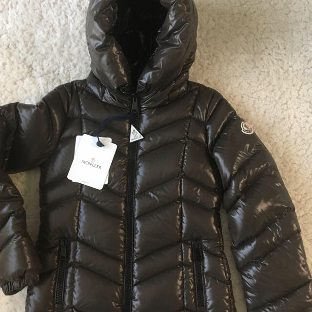 MONCLER(モンクレール)のモンクレール　ダウンJK46378 オリーブ レディースのジャケット/アウター(ダウンジャケット)の商品写真