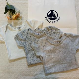 プチバトー(PETIT BATEAU)のプチバトー　半袖ロンパース　３枚セット　PETIT BATEAU(ロンパース)