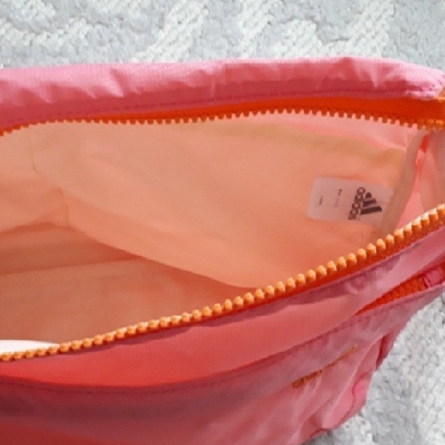 adidas(アディダス)のadidas　ショルダーバッグ レディースのバッグ(ショルダーバッグ)の商品写真