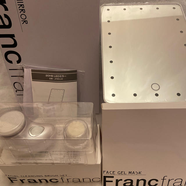 Francfranc(フランフラン)のフランフラン♡3点セット　LED鏡 ブラシセット　マスク レディースのファッション小物(ミラー)の商品写真