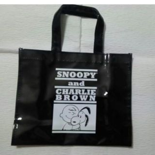 スヌーピー(SNOOPY)のエナメル調トートバッグ(スヌーピー)(トートバッグ)