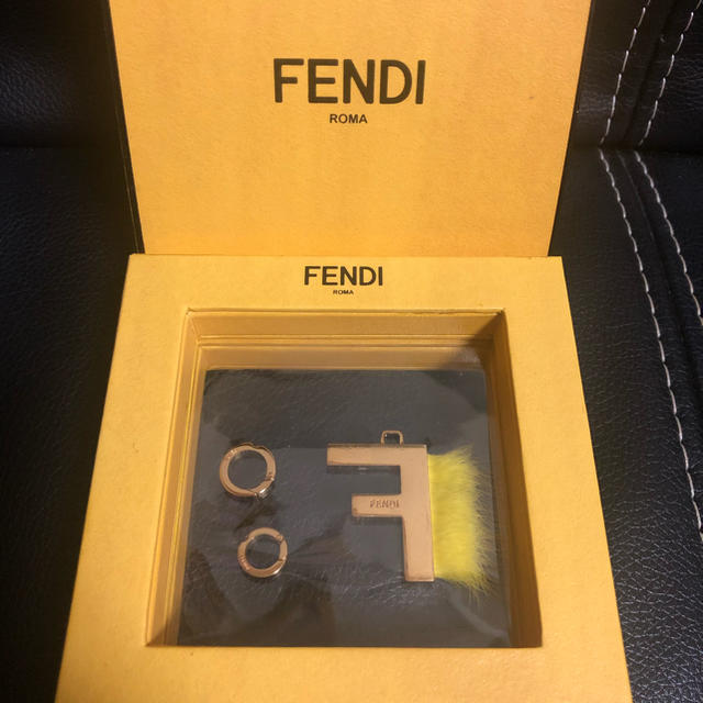 FENDI イニシャルチャーム F - チャーム