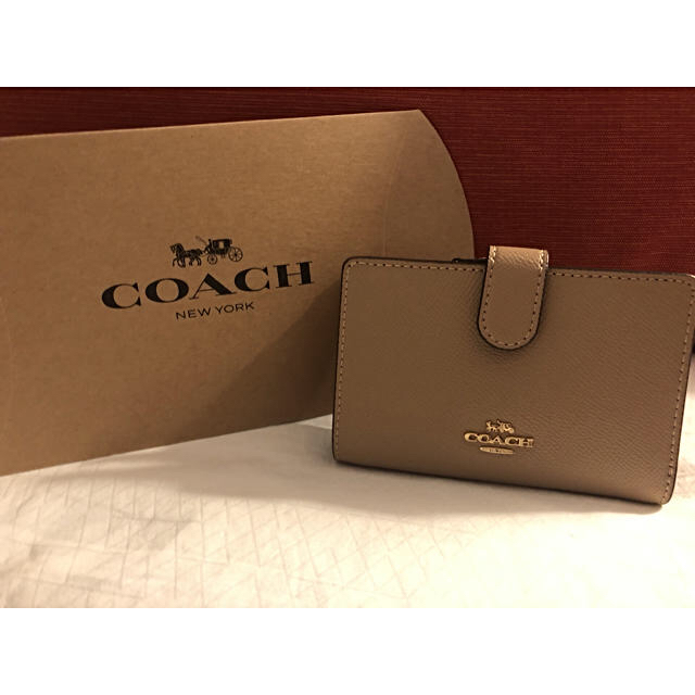 COACH(コーチ)の【SALE】コーチ　財布　ベージュ レディースのファッション小物(財布)の商品写真