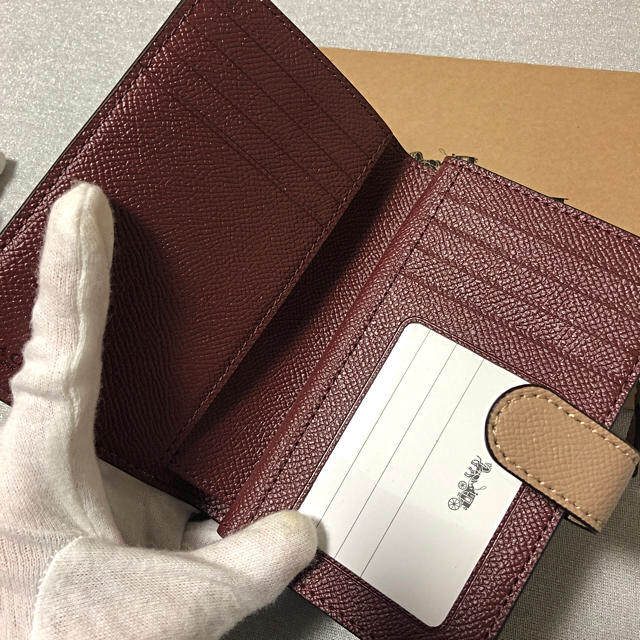 COACH(コーチ)の【SALE】コーチ　財布　ベージュ レディースのファッション小物(財布)の商品写真