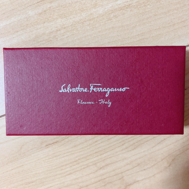 Salvatore Ferragamo(サルヴァトーレフェラガモ)の【中袋付き！】フェラガモ　空箱 メンズのファッション小物(ネクタイピン)の商品写真