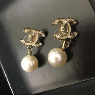 シャネル(CHANEL)のCHANELパールピアス(ピアス)