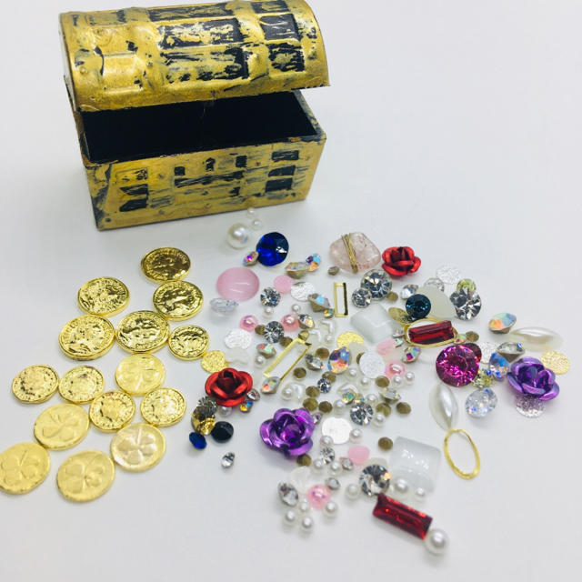 ミニチュア宝箱 ✨宝石 金貨 ジュエリーボックス ミニチュア雑貨の通販