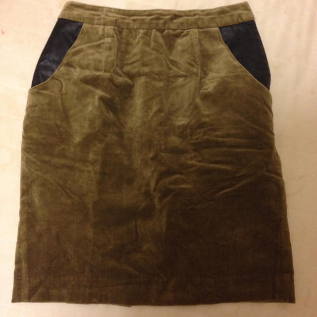 KBF(ケービーエフ)のKBF レディースのスカート(ひざ丈スカート)の商品写真