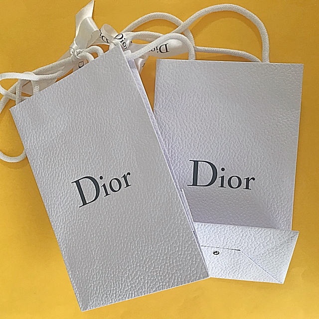 Dior - DIORの紙袋大×2,小×2＝4の通販 by さよっちshop｜ディオールならラクマ