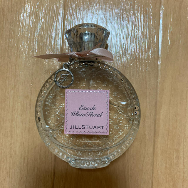 JILLSTUART(ジルスチュアート)のジルスチュアート リラックス オード ホワイトフローラル 50ml コスメ/美容の香水(香水(女性用))の商品写真