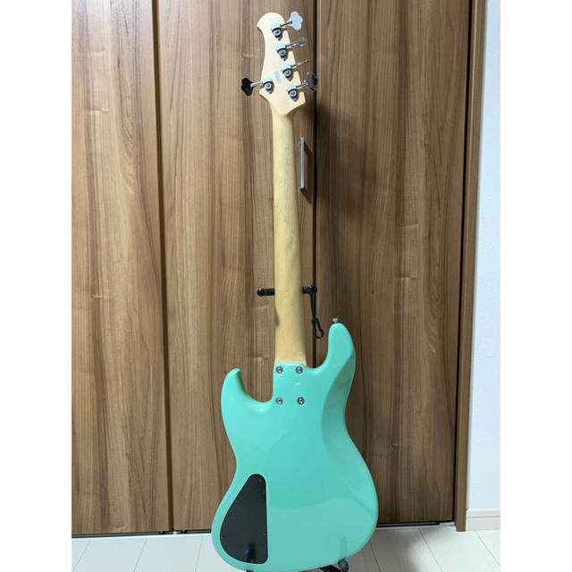 Fender(フェンダー)のxotic xj-1t 5-string light weight 楽器のベース(エレキベース)の商品写真