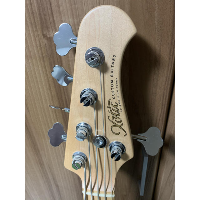 Fender(フェンダー)のxotic xj-1t 5-string light weight 楽器のベース(エレキベース)の商品写真