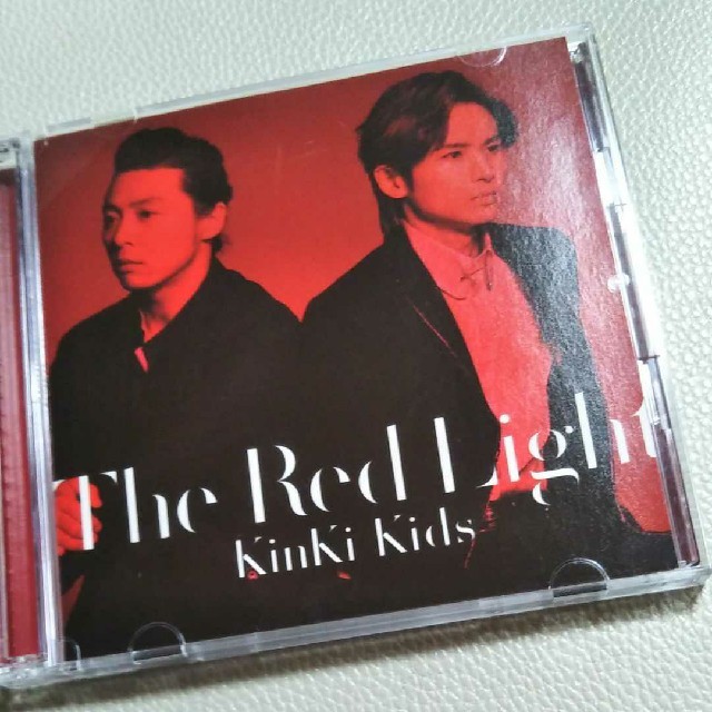 KinKi Kids(キンキキッズ)のKinKi Kids　CD特典DVD付き　初回限定　キンキキッズ　the red エンタメ/ホビーのCD(ポップス/ロック(邦楽))の商品写真