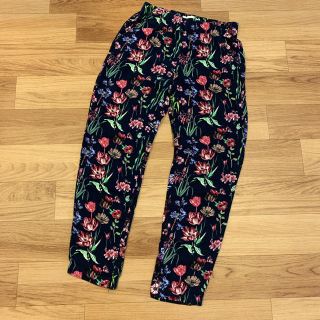 エイチアンドエム(H&M)のH&M 花柄パンツ(サルエルパンツ)