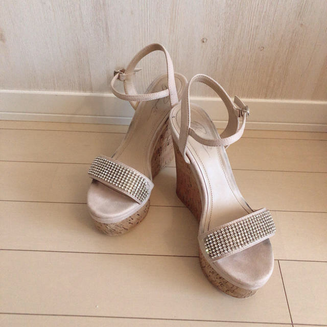 R&E(アールアンドイー)の⭐️R&E⭐️ウェッジサンダル レディースの靴/シューズ(サンダル)の商品写真